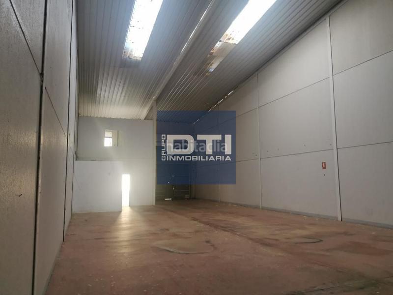 Foto 55c8135d-c8b2-491f-bfa0-8e4f4708647f. Bâtiment à usage industriel dans Burguillos