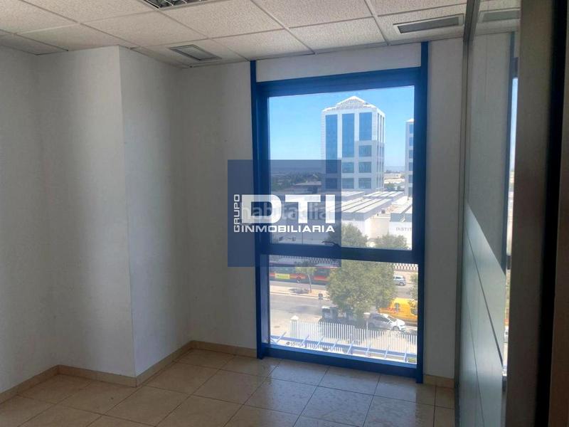 Foto e632308f-24ce-4382-850a-815b6911e589. Büro in San Jerónimo - La Bachillera Sevilla