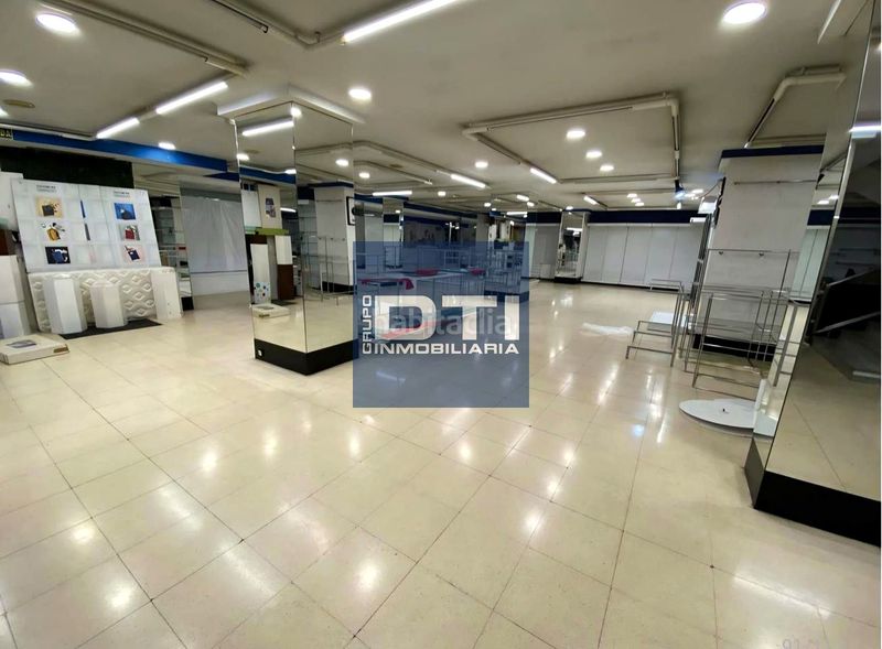 Foto d4f11b44-03b7-40e1-8570-60668a75d521. Local comercial a Centro Albacete