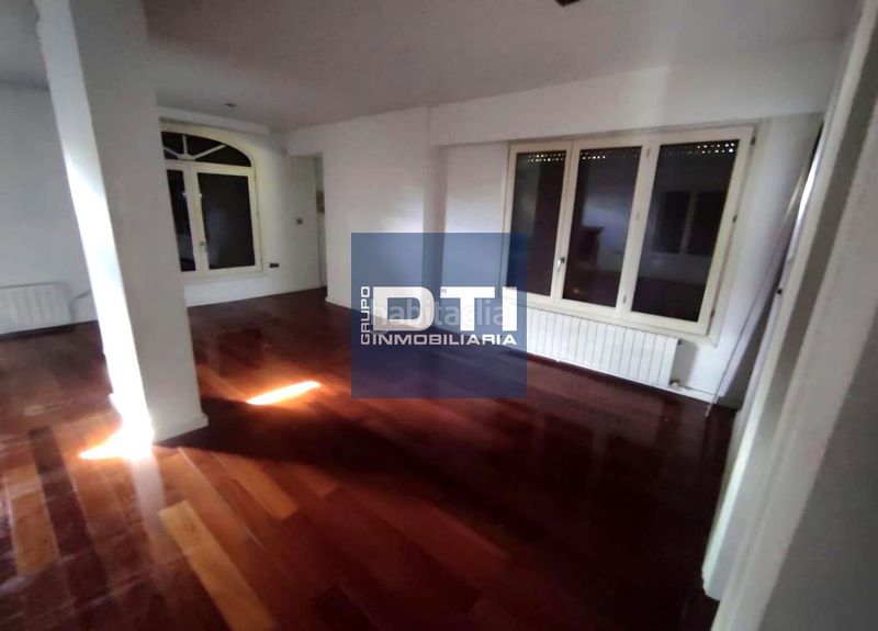 Foto 4778f2d6-bdfa-475f-a070-5a5fae33a949. Casa amb aparcament piscina a Campello Pueblo Campello (el)