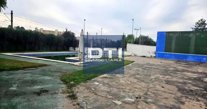 Foto 769938ef-2d34-4379-b45c-4c84e88d26e8. Casa amb aparcament piscina a Campello Pueblo Campello (el)