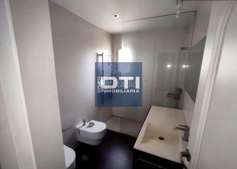 Foto b057f2a2-8e11-47f8-9657-5b083da78986. Casa amb aparcament piscina a Campello Pueblo Campello (el)