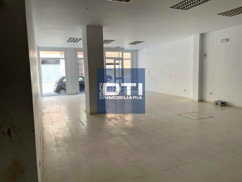 Foto 2c4839b9-3697-42b0-b072-b0ce9d74ef5d. Local comercial a Coria del Río