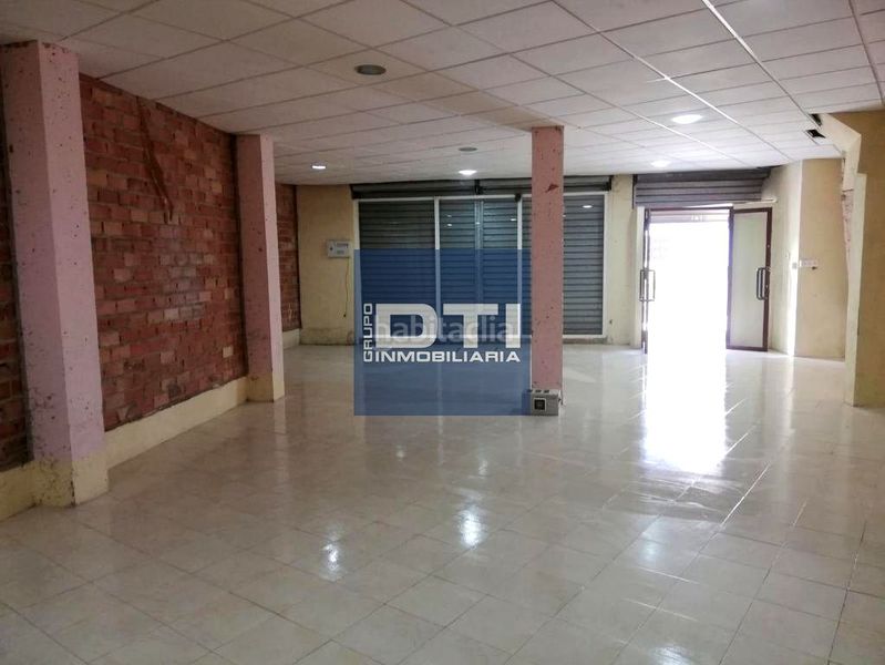 Foto 756dbdc5-bd1b-48b3-ac46-7df39b595dfe. Local comercial a Centro Bormujos