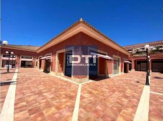 Local Comercial a Del golf 11. Local en venta en paseo golf del 11, centro comercial la haciend