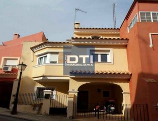Casa  Camilo josé cela. Casa en venta en c. camilo jose cela, 51, castilleja de guzman,