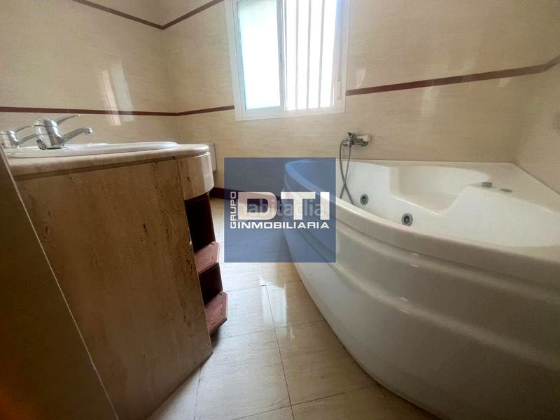 Foto a4d93199-64cd-43fb-806e-1d47db33f104. Casa amb aparcament piscina a Castilleja de Guzmán