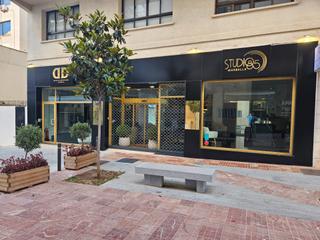 Lloguer Local Comercial  Avenida ricardo soriano. Amplio local zona muy comercial y céntrico