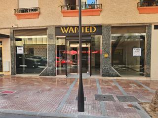 Lloguer Local Comercial a Lomas de Marbella Club. Varios locales pleno centro marbella