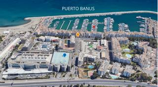 Location Local commercial à Puerto Banús. Oportunidad local hace esquina puerto banus