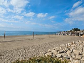 Local commercial à La Cala Mijas. Venta local y negocio 1a linea playa free/leasehold sale