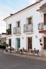 Miete Geschäftsraum in Benahavís pueblo. Oportunidad amplio casa histórica con exterior terraza patio ben