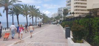 Lloguer Local Comercial  Avenida duque de ahumada. Oportunidad 1a line playa amplio restaurante+terraza 135m2