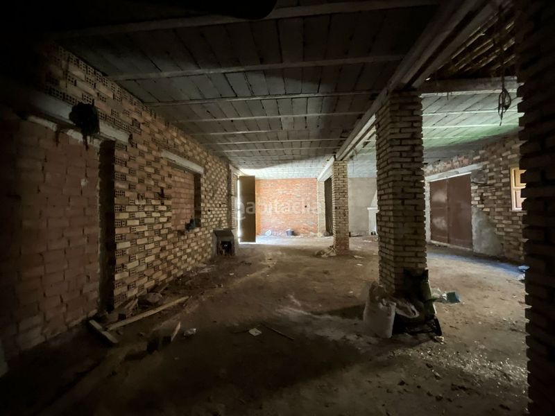 Foto 542dbe47-133d-4e2b-b5e2-71fa464de3c1. Aparcament cotxe a Lecrín