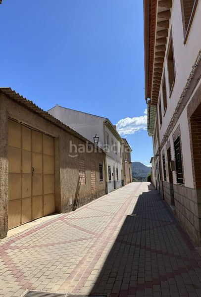 Foto e3e565a6-654a-4ba5-992a-7ee3918ed2f5. Aparcament cotxe a Lecrín