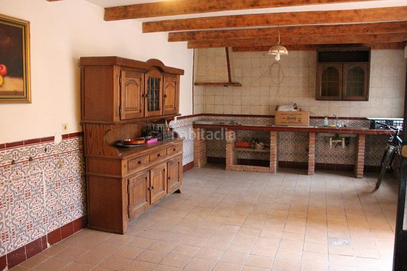 Foto 2841473a-7d5d-4210-81a4-c351cc5800f9. Chalet  en venta en centro, 6 dormitorios. en Dúrcal