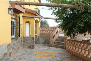 Xalet a Dúrcal. Chalet en venta en centro, 6 dormitorios.