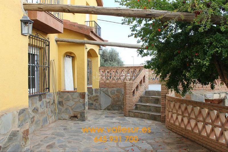 Foto eaff946b-4843-44a5-b308-cf6a1be180d5. Chalet  en venta en centro, 6 dormitorios. en Dúrcal