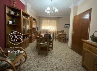 Maison à Albuñuelas. Casa en venta en centro, 5 dormitorios.