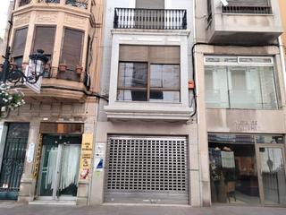 Lloguer Edifici  Calle en medio