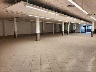 Location Local commercial à Ensanche - Río Jucar. En venta local comercial de 616m2 en gran via monteblanco