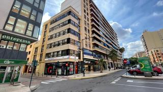 Rent Office space in Calle poeta guimera 7. Despacho céntrico en castelló de la plana