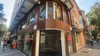 Rent Business premise  Plaza santa clara 4. Local comercial en el centro