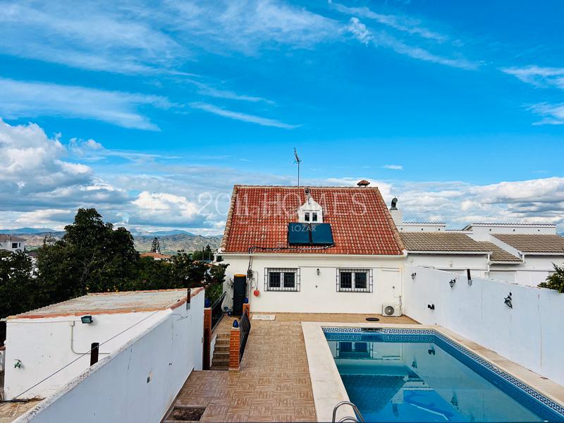 Foto 1addcbde-f9fc-4f58-aacd-f91cfdd4a30d. Xalet amb aparcament piscina a Pinos de Alhaurín Alhaurín de la Torre