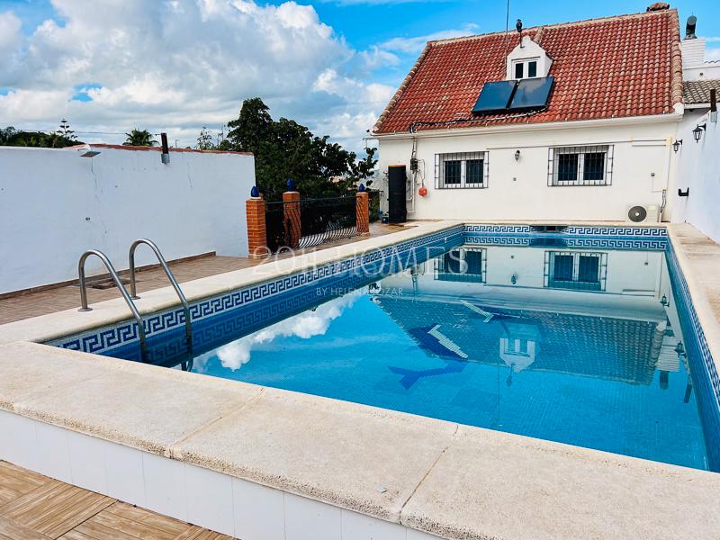 Foto e3a42114-10b2-4ea5-b6d7-525acad0bfaa. Xalet amb aparcament piscina a Pinos de Alhaurín Alhaurín de la Torre