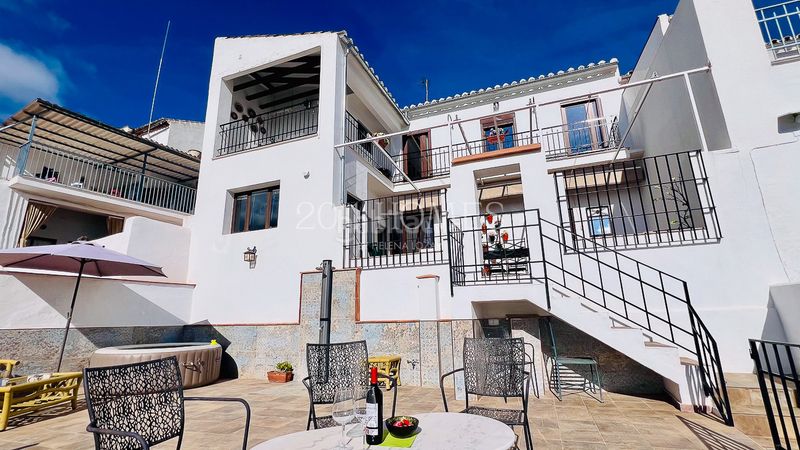 Foto 1c97b076-d90d-4bb7-91a8-8a1b02e4b04b. Casa amb xemeneia calefacció aparcament a Casco Histórico Antequera