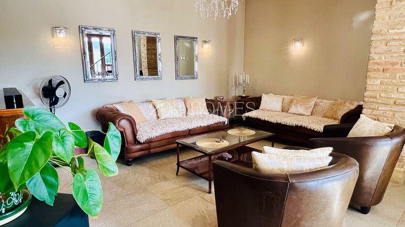 Foto 1fed483f-9348-4776-860f-d4b77cf52369. Casa amb xemeneia calefacció aparcament a Casco Histórico Antequera