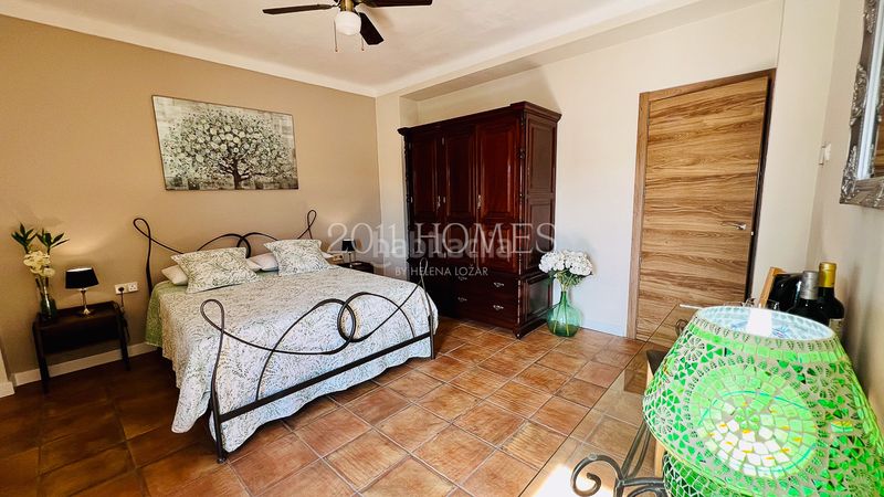 Foto 5b9da8a0-e7e0-41f5-915c-9ac81a3fd413. Casa amb xemeneia calefacció aparcament a Casco Histórico Antequera