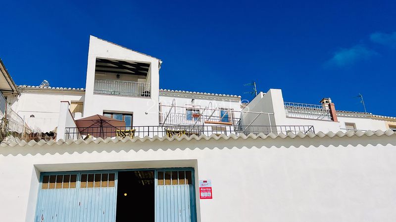 Foto 7281194c-3e1b-4d22-9a9a-121e9cd2277d. Casa amb xemeneia calefacció aparcament a Casco Histórico Antequera