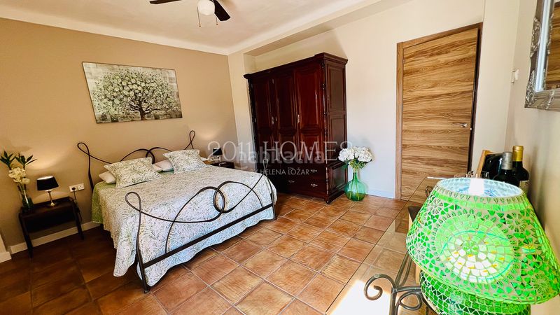 Foto 8cd26438-317f-4399-8576-2a1fdd123d1e. Casa amb xemeneia calefacció aparcament a Casco Histórico Antequera