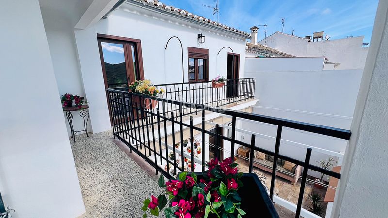 Foto c3add8d3-92be-4d24-93f8-9a0c3153f91b. Casa amb xemeneia calefacció aparcament a Casco Histórico Antequera