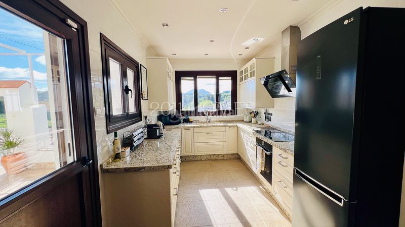 Foto e2531d95-3375-44dd-a147-113526f78ecd. Casa amb xemeneia calefacció aparcament a Casco Histórico Antequera