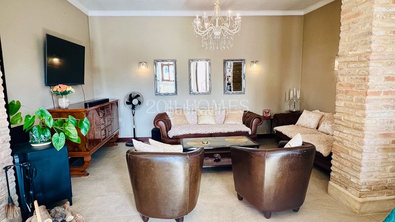 Foto ee1107c1-603f-40b2-939d-f4aefac7e620. Casa amb xemeneia calefacció aparcament a Casco Histórico Antequera