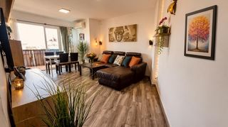 Appartamento in Calle ricardo lópez barroso 2. Bajada de precio! excelente piso con tres dormitorios, todo exte