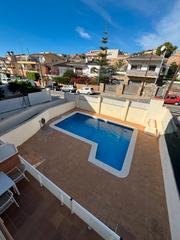 Lloguer Pis a Avinguda alemanya 36. Tres dormitorios con piscina, parking y trastero