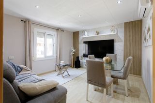 Piso  Carrer de la pubilla cases. Excelente piso en venta en calle de la pubilla cases