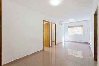 Etagenwohnung  Carrer de l'empordà. Piso en venta en emporda centre, el prat de llobregat