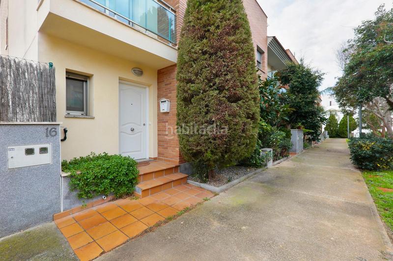 Foto cc8bf118-a5ec-46c6-b8ef-7a49f6609836. Casa a schiera con riscaldamento parcheggio piscina in Vendrell (El)