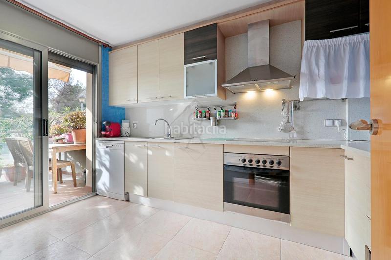 Foto cec4fbd6-bd68-41ca-b83c-779c00d41aaa. Casa a schiera con riscaldamento parcheggio piscina in Vendrell (El)