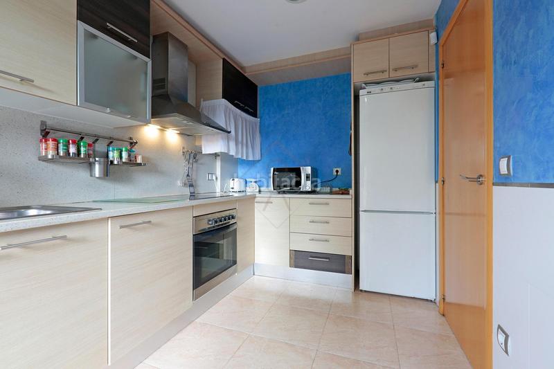 Foto d6205159-bbfa-43b9-a614-35bc571b2192. Casa a schiera con riscaldamento parcheggio piscina in Vendrell (El)