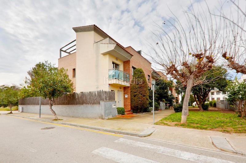Foto e6690a0a-caed-43d9-90e2-e979013ca1a1. Casa a schiera con riscaldamento parcheggio piscina in Vendrell (El)