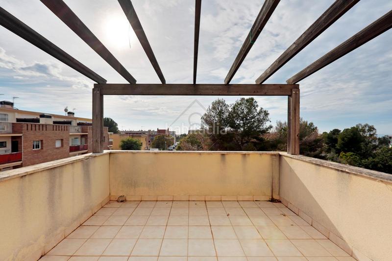 Foto e6bad8ad-8070-4f62-bb13-e5c454732adf. Casa a schiera con riscaldamento parcheggio piscina in Vendrell (El)