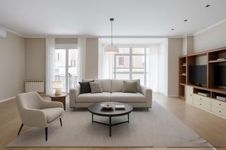 Pis  Carrer ravella. En la zona de tres torres cerca de la calle mandri zona tranquil