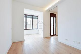 Alquiler Piso  Passeig sant joan. Piso de alquiler de temporada nuevo tranquilo en el la  barrio d