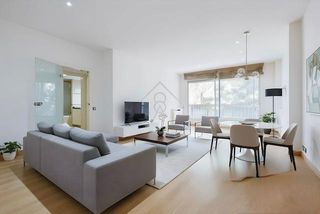Etagenwohnung  Calle cardenal vives y tuto. Piso de 4 habitaciones y 2 baños con 2 pk