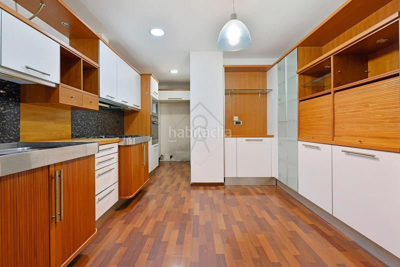 Foto 5e184a5d-c16c-4486-bce7-6c56a5fa8b31. Pis amb aparcament a Sarrià Barcelona